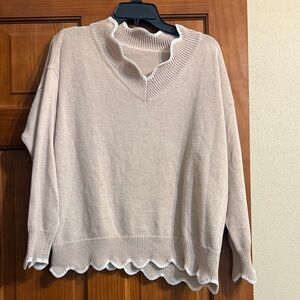 Elegant Cream Sweater with Scalloped Edges size 1xL